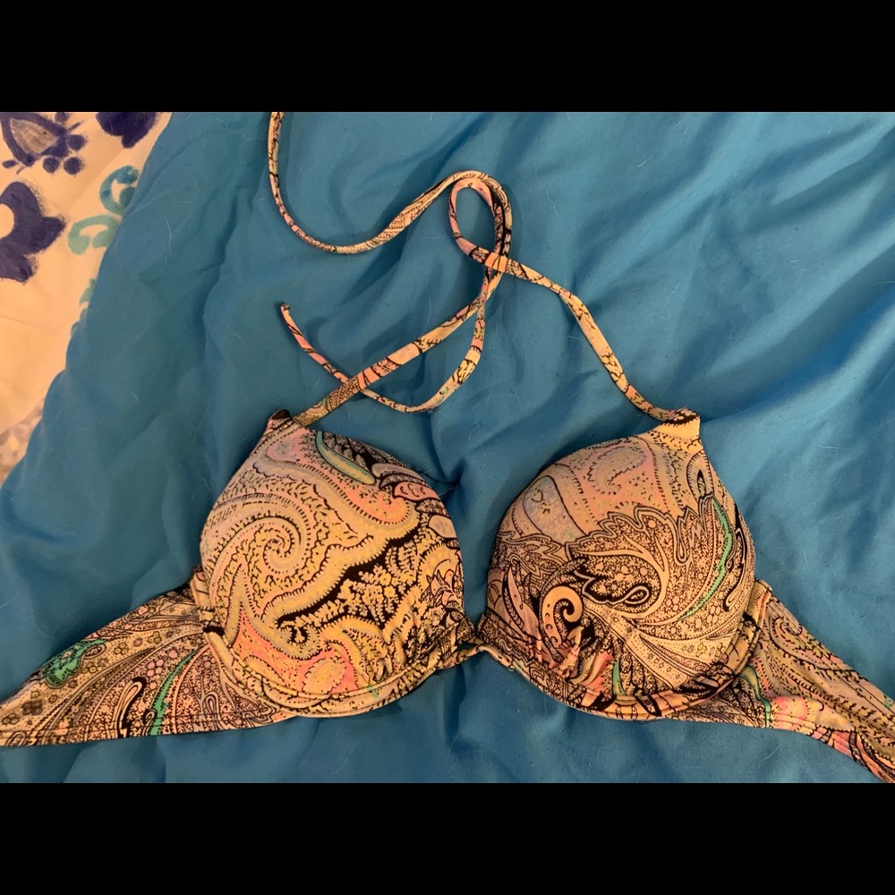 Bombshell swim top 34A